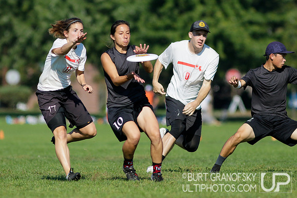Sunday Action -- 2017 USAU Northeast Regionals