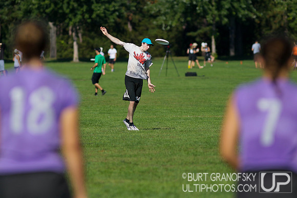 Sunday Action -- 2017 USAU Northeast Regionals