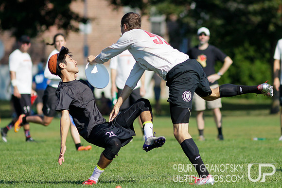 Sunday Action -- 2017 USAU Northeast Regionals