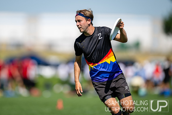 Crossover round play at US International Club Championships