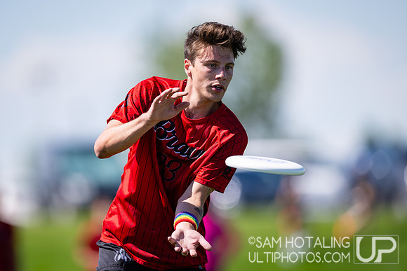 Crossover round play at US International Club Championships