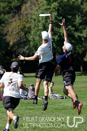 Sunday Action -- 2017 USAU Northeast Regionals