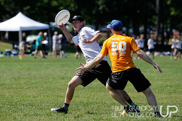 Sunday Action -- 2017 USAU Northeast Regionals
