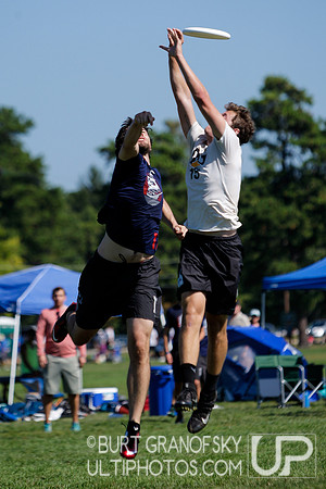 Sunday Action -- 2017 USAU Northeast Regionals