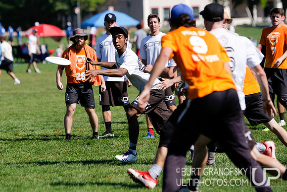 Sunday Action -- 2017 USAU Northeast Regionals