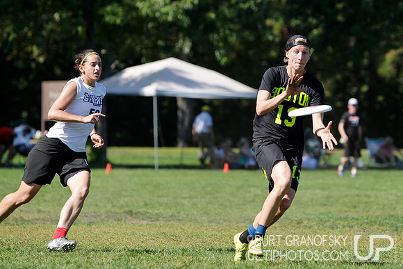 Sunday Action -- 2017 USAU Northeast Regionals