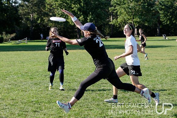Sunday Action -- 2017 USAU Northeast Regionals