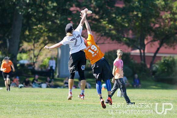 Sunday Action -- 2017 USAU Northeast Regionals