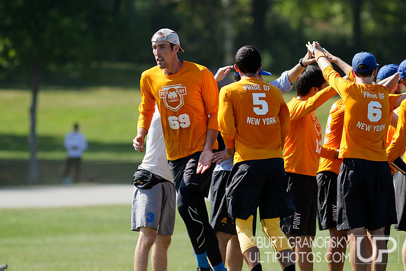 Sunday Action -- 2017 USAU Northeast Regionals