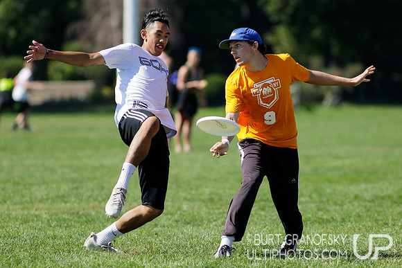 Sunday Action -- 2017 USAU Northeast Regionals