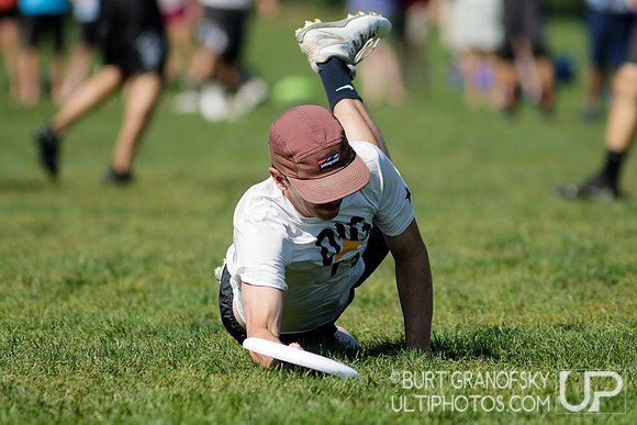 Sunday Action -- 2017 USAU Northeast Regionals