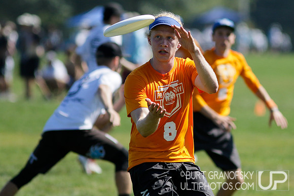 Sunday Action -- 2017 USAU Northeast Regionals