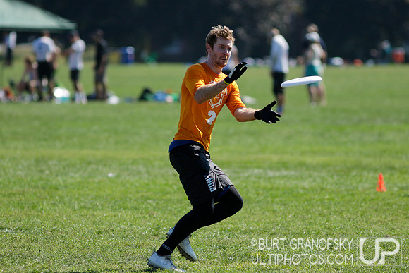 Sunday Action -- 2017 USAU Northeast Regionals