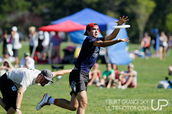 Sunday Action -- 2017 USAU Northeast Regionals