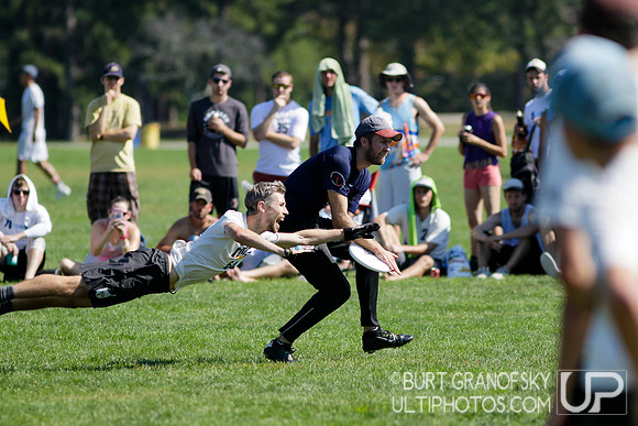 Sunday Action -- 2017 USAU Northeast Regionals