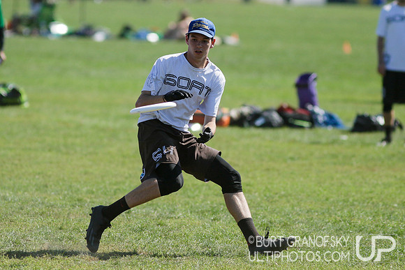 Sunday Action -- 2017 USAU Northeast Regionals