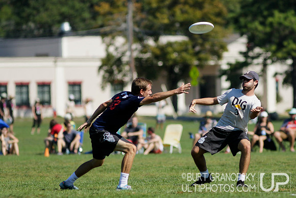 Sunday Action -- 2017 USAU Northeast Regionals