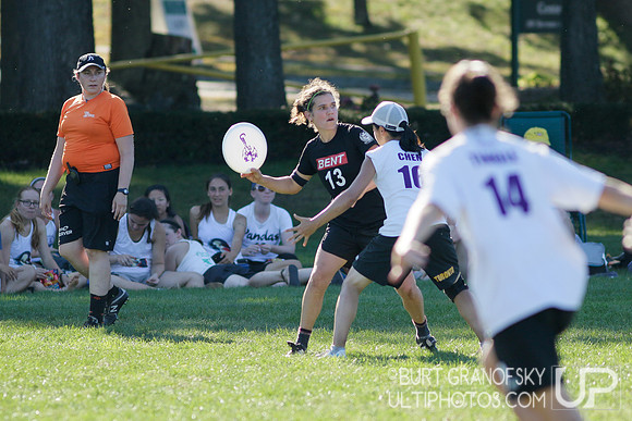 Sunday Action -- 2017 USAU Northeast Regionals