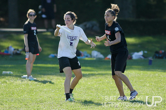 Sunday Action -- 2017 USAU Northeast Regionals