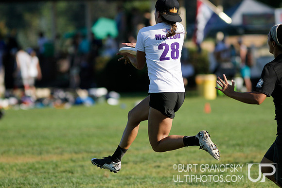 Sunday Action -- 2017 USAU Northeast Regionals