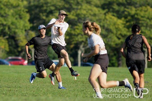 Sunday Action -- 2017 USAU Northeast Regionals