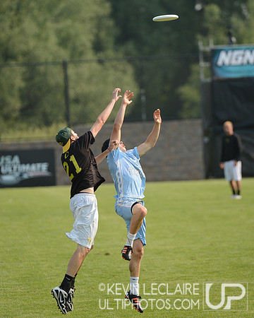 2012 USAU D-I College Championships Saturday Action