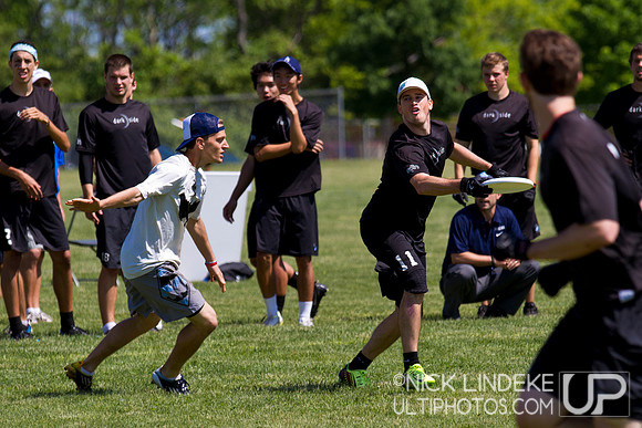 2014 USAU D-I College Champs Friday Action