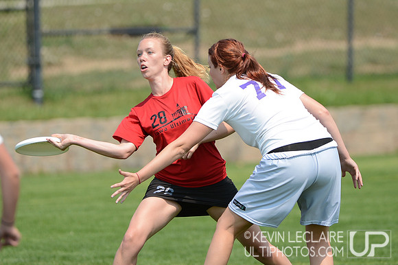 2012 USAU D-I College Championships Saturday Action