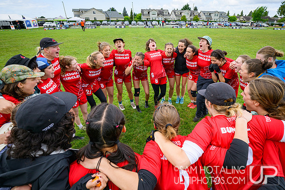 St. Olaf Vortex vs Wesleyan Vicious Circles in quarterfinals at USAU D-III College Championships