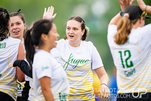 Women’s pool play at USAU DI College Championships