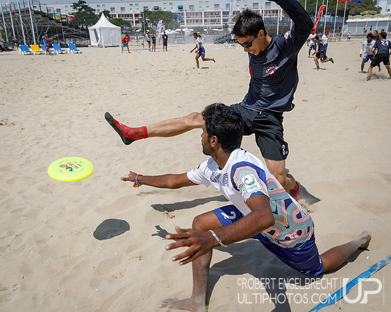 WFDF 2017 World Championships of Beach Ultimate © 2017 Robert E