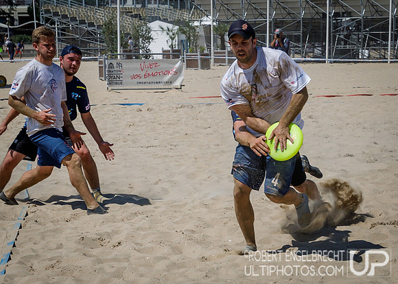 WFDF 2017 World Championships of Beach Ultimate © 2017 Robert E