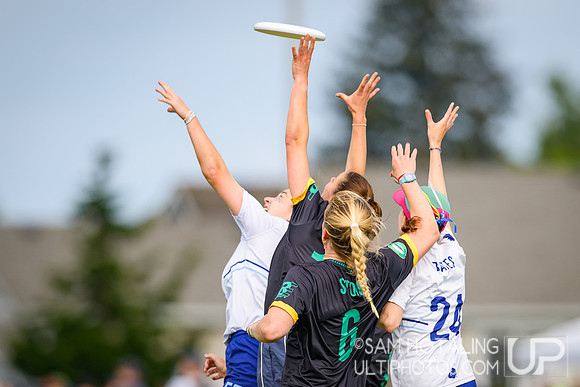 Pool play at USAU D-I College Championships