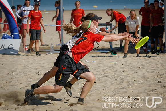 WFDF 2017 World Championships of Beach Ultimate © 2017 Robert E
