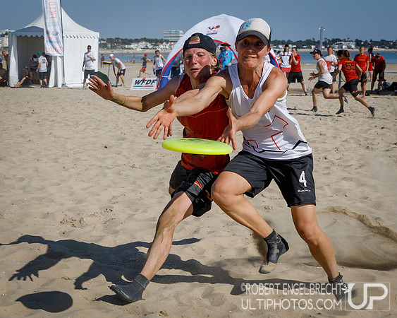 WFDF 2017 World Championships of Beach Ultimate © 2017 Robert E