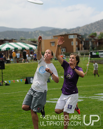 2012 USAU D-I College Women's Semifinal Tufts vs. Washington