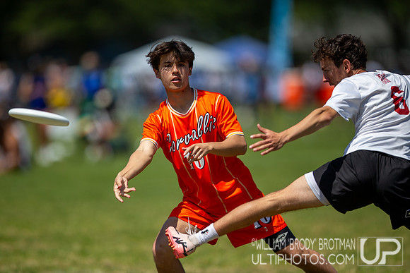 Day 2 of the USA Ultimate D-I College Championships