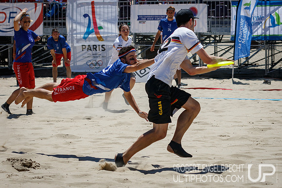 WFDF 2017 World Championships of Beach Ultimate © 2017 Robert E
