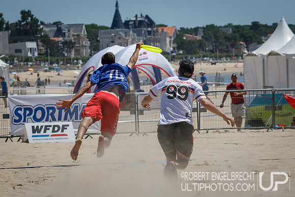 WFDF 2017 World Championships of Beach Ultimate © 2017 Robert E