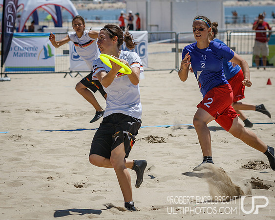 WFDF 2017 World Championships of Beach Ultimate © 2017 Robert E
