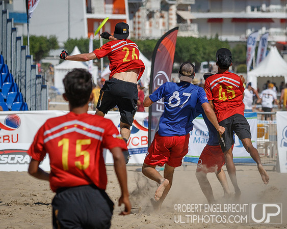 WFDF 2017 World Championships of Beach Ultimate © 2017 Robert E