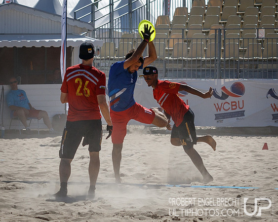 WFDF 2017 World Championships of Beach Ultimate © 2017 Robert E