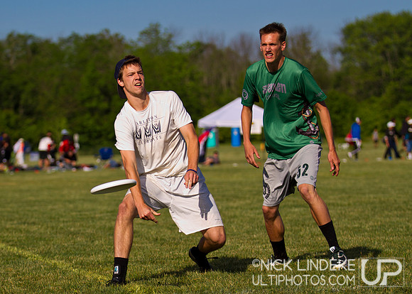 2014 USAU D-I College Champs Friday Action