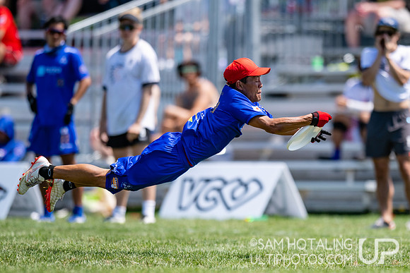 Buzz Bullets vs PoNY in quarterfinals at World Ultimate Club Championships