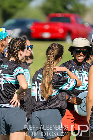 Pool play at USAU Youth Club Championships