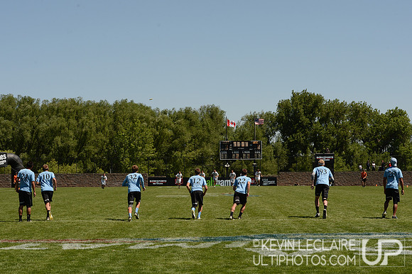 2012 USAU D-I College Championships Sunday Action