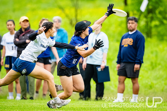 Women’s pool play at USAU DI College Championships