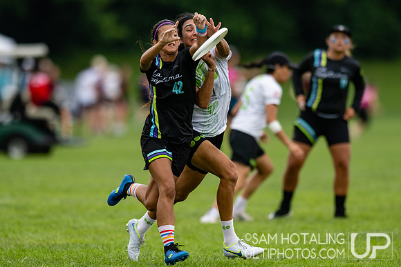 Ellipsis vs La Septima in pool play at World Ultimate Club Championships