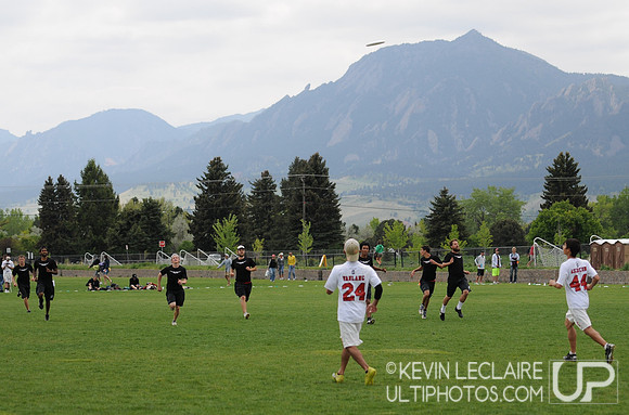 Saturday Photo Highlights Preview -- 2011 USAU College Championships