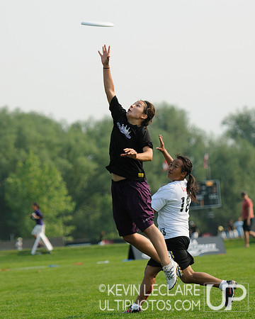 2012 USAU D-I College Championships Saturday Action
